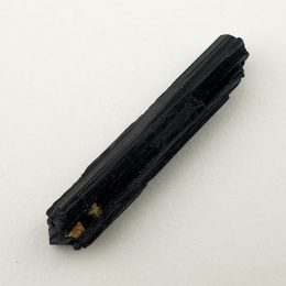 Czarny turmalin surowy 32x7 mm nr 451