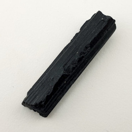 Czarny turmalin surowy 32x8 mm nr 491