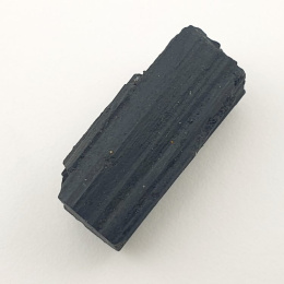 Czarny turmalin surowy 33x15 mm nr 331