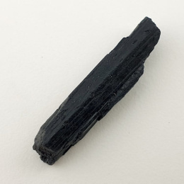 Czarny turmalin surowy 33x8 mm nr 447