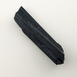 Czarny turmalin surowy 35x10 mm nr 340