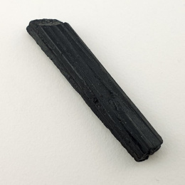 Czarny turmalin surowy 35x7 mm nr 490