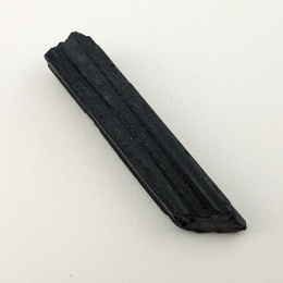 Czarny turmalin surowy 35x8 mm nr 454