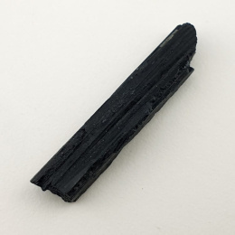 Czarny turmalin surowy 35x8 mm nr 497
