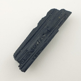 Czarny turmalin surowy 36x10 mm nr 324