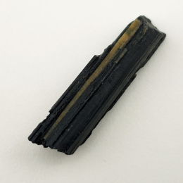 Czarny turmalin surowy 37x10 mm nr 510