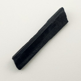 Czarny turmalin surowy 37x8 mm nr 296
