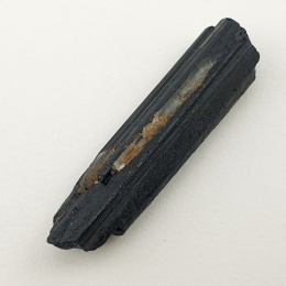Czarny turmalin surowy 37x9 mm nr 440