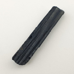 Czarny turmalin surowy 38x8 mm nr 424