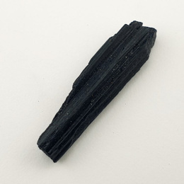 Czarny turmalin surowy 40x10 mm nr 357