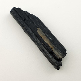 Czarny turmalin surowy 40x10 mm nr 435