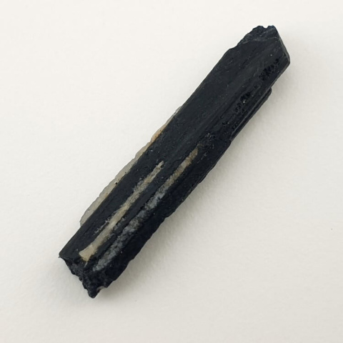 Czarny turmalin surowy 41x10 mm nr 303