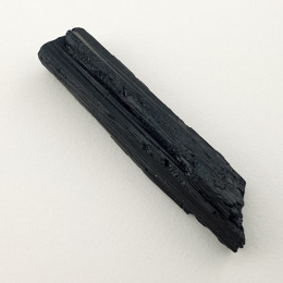 Czarny turmalin surowy 41x10 mm nr 317