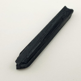 Czarny turmalin surowy 42x7 mm nr 339