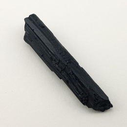 Czarny turmalin surowy 42x9 mm nr 405