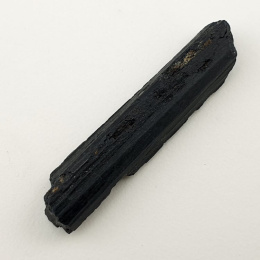 Czarny turmalin surowy 42x9 mm nr 483