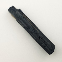 Czarny turmalin surowy 48x8 mm nr 327