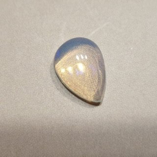 Opal z Etiopii kaboszon 9,98x7,13 mm nr 108