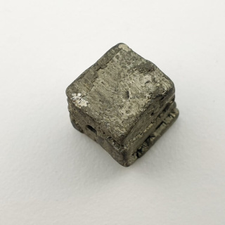 Piryt bryłka z dziurką 10x10 mm nr 60