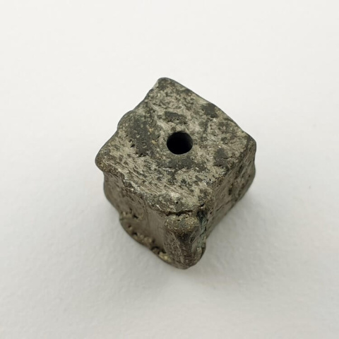 Piryt bryłka z dziurką 10x10 mm nr 60