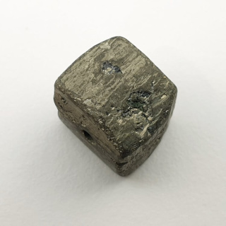 Piryt bryłka z dziurką 15x11 mm nr 39