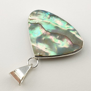 Paua abalone zawieszka 30x23 mm nr 193