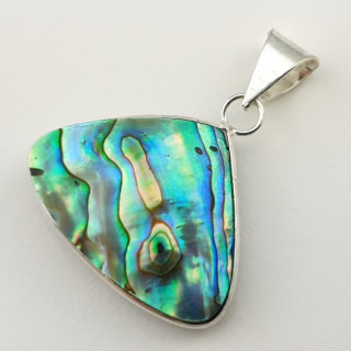 Paua abalone zawieszka 30x23 mm nr 213