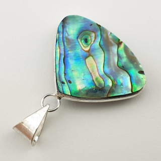 Paua abalone zawieszka 30x23 mm nr 213