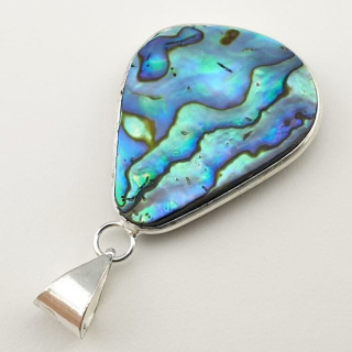 Paua abalone zawieszka 30x25 mm nr 174