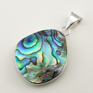 Paua abalone zawieszka 31x27 mm nr 178