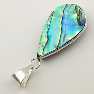 Paua abalone zawieszka 32x18 mm nr 203