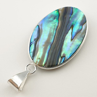 Paua abalone zawieszka 34x24 mm nr 132