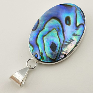 Paua abalone zawieszka 34x24 mm nr 136