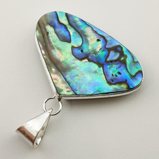 Paua abalone zawieszka 35x24 mm nr 159