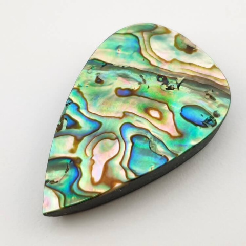 Paua abalone kaboszon 37x24 mm nr 136