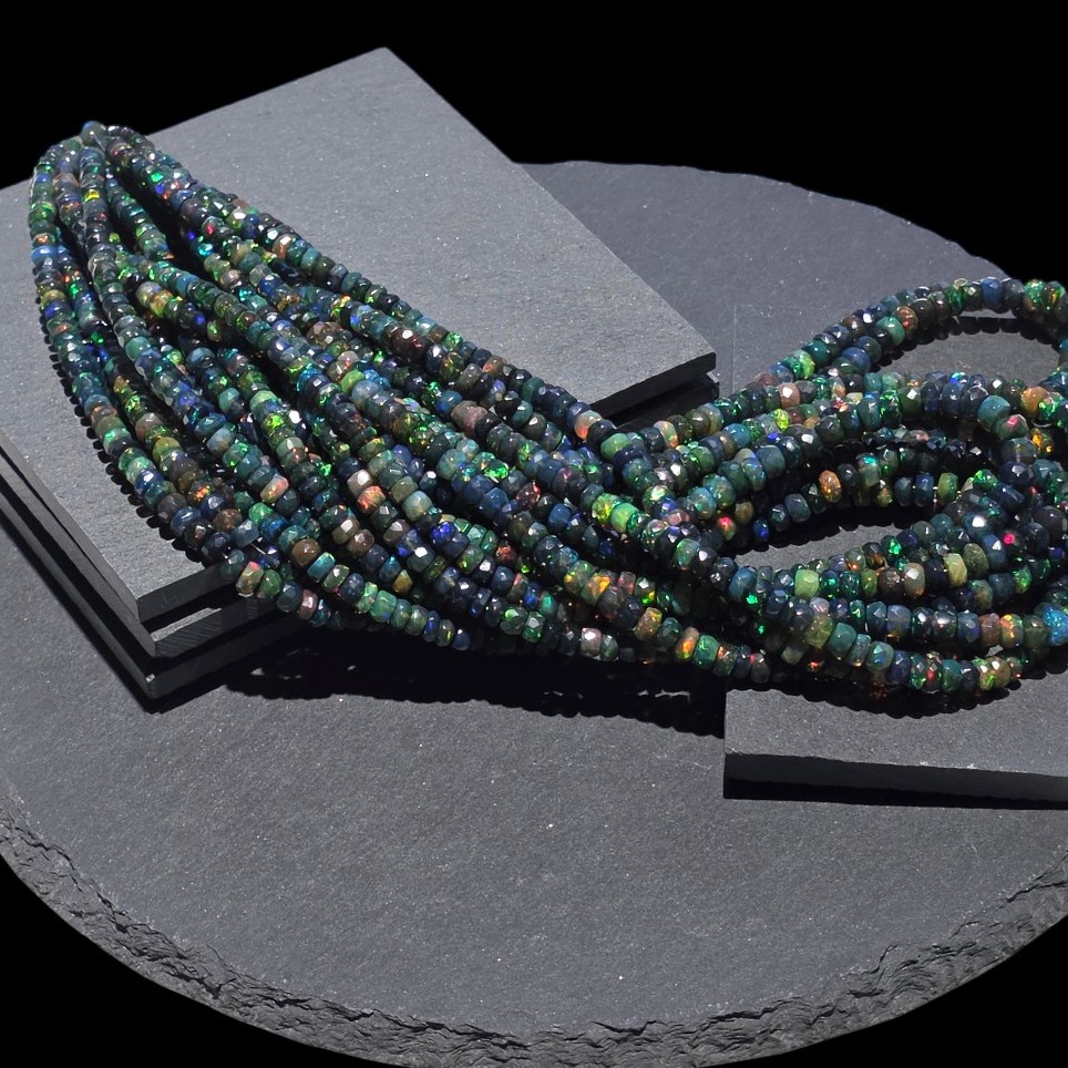 Opal etiopski 4