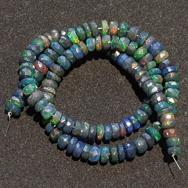 Opal etiopski czarny oponka 5